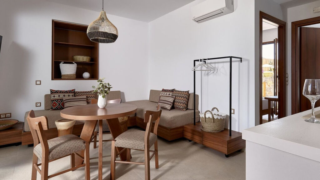 Volta Suites & Villas