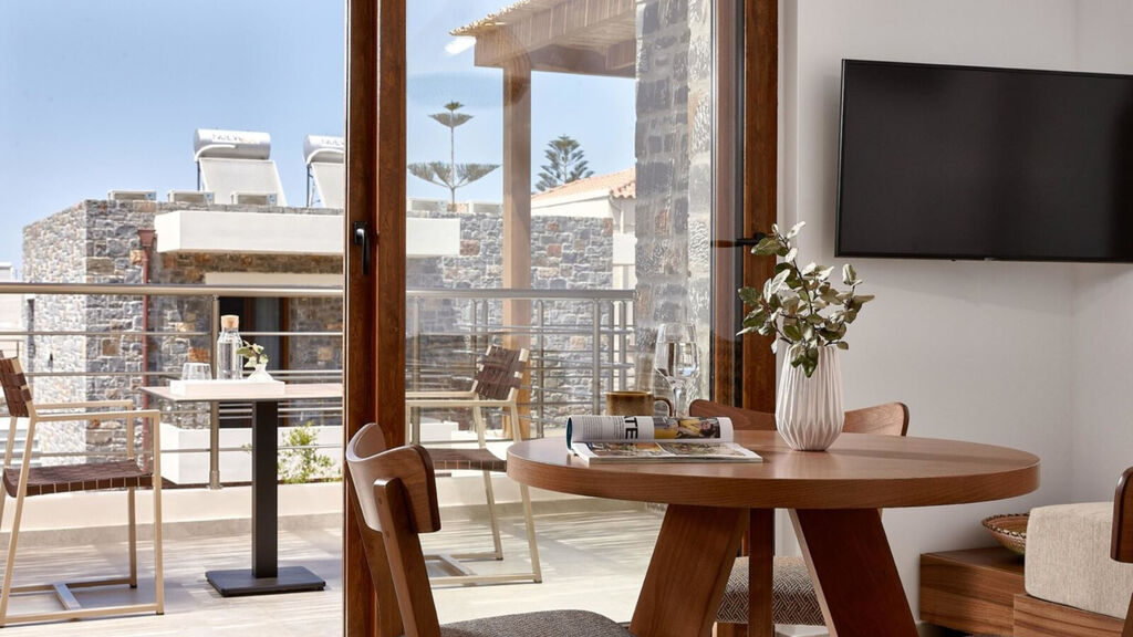 Volta Suites & Villas