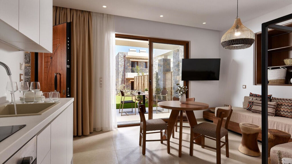 Volta Suites & Villas