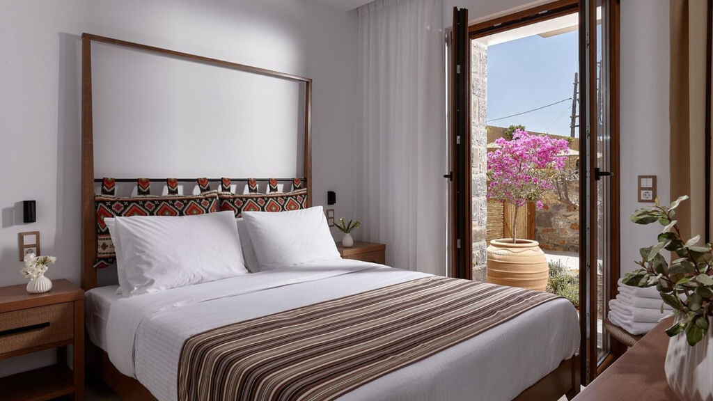 Volta Suites & Villas