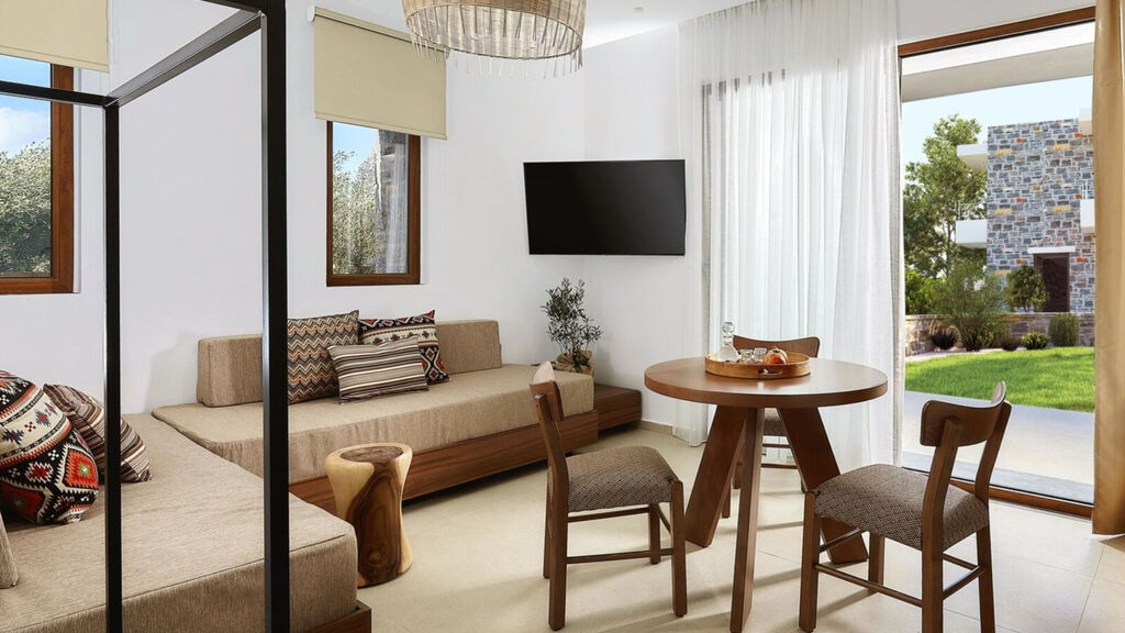 Volta Suites & Villas