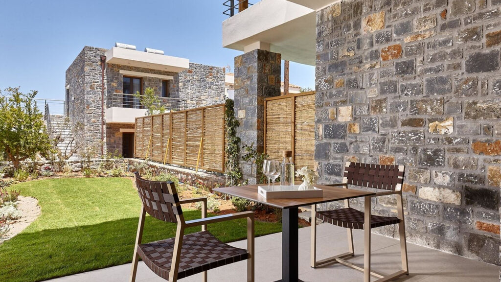 Volta Suites & Villas