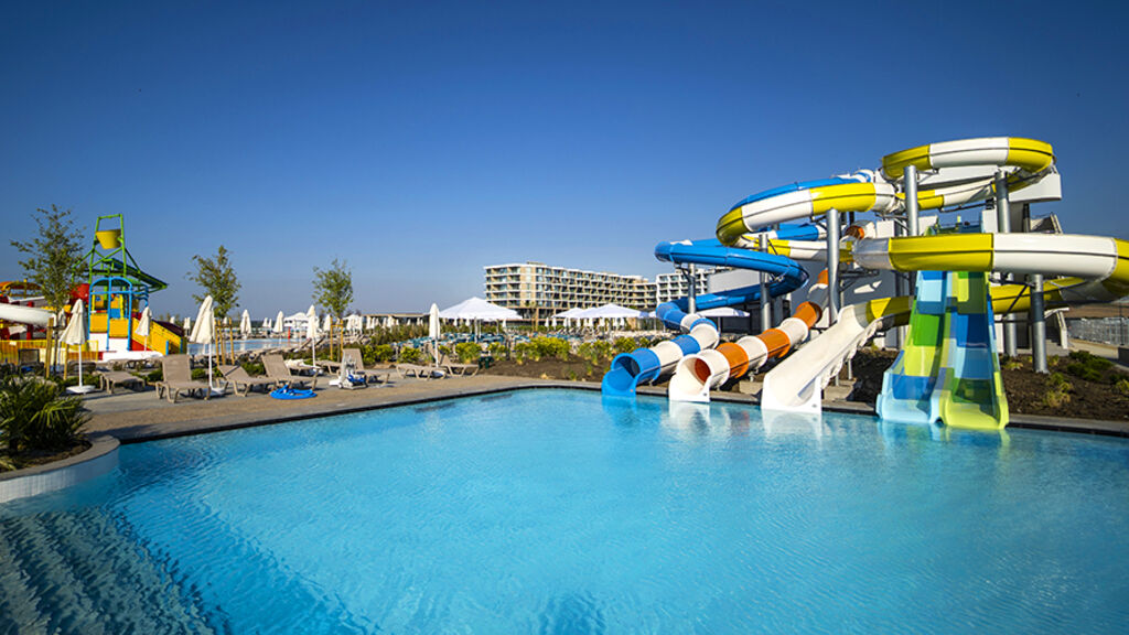 Wave Resort