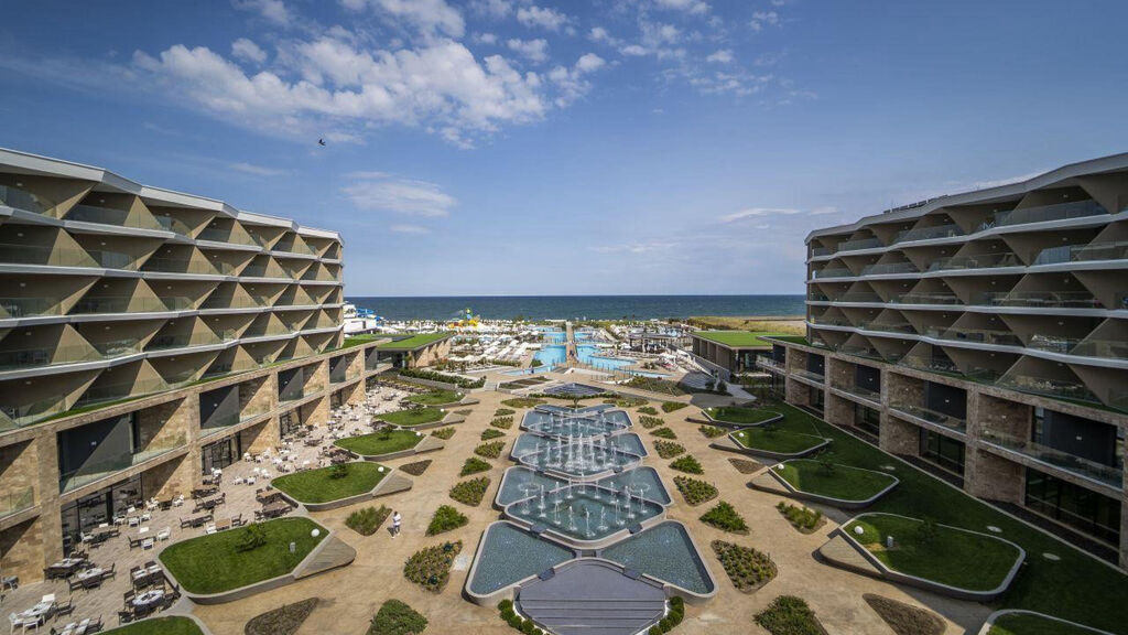 Wave Resort