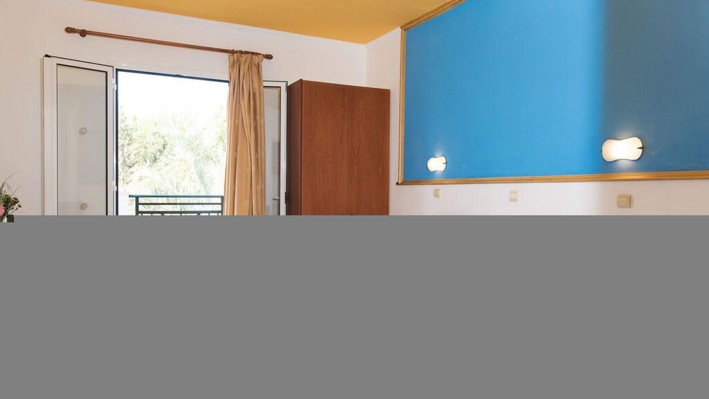 Yiannis Manos Resort