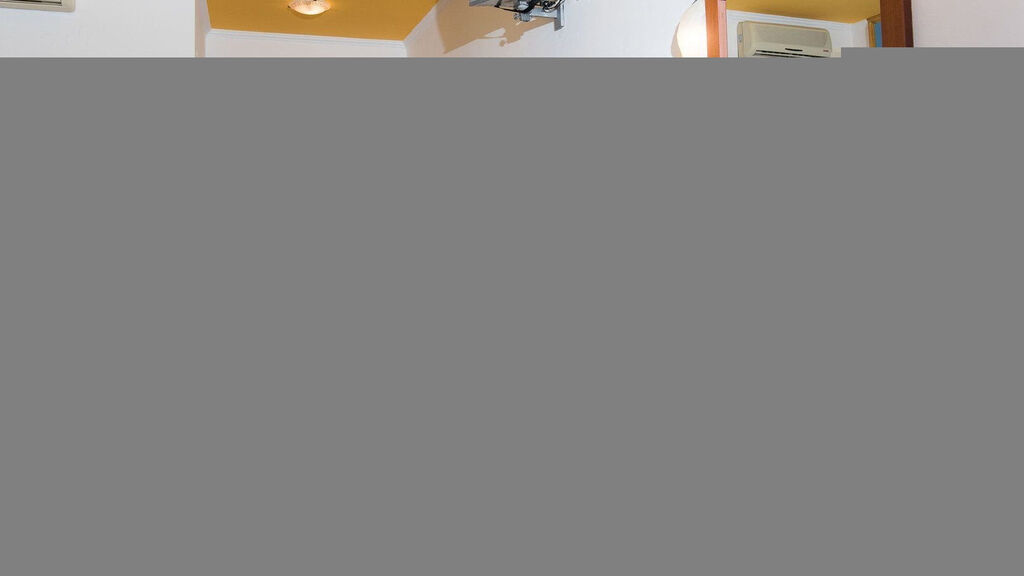 Yiannis Manos Resort