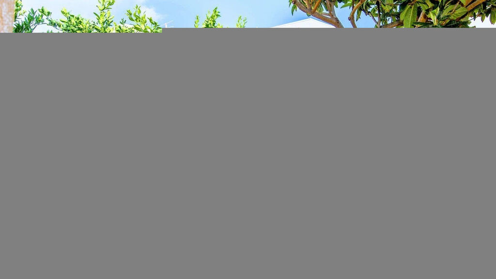 Yiannis Manos Resort