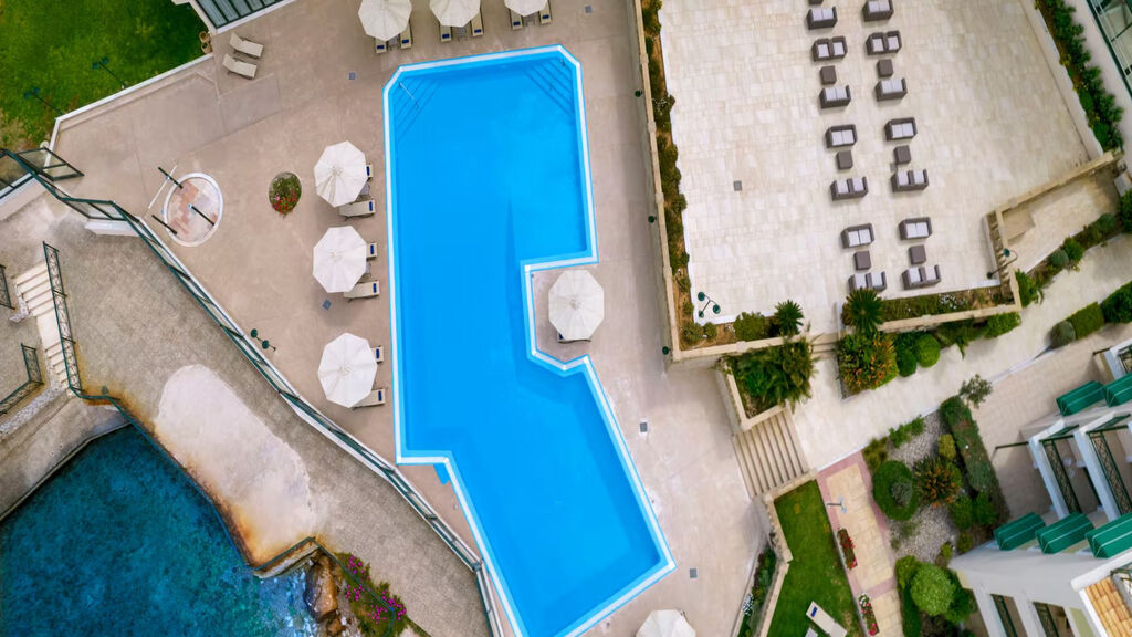 Zeus Essence Ramada Athens