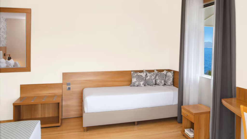 Zeus Essence Ramada Athens