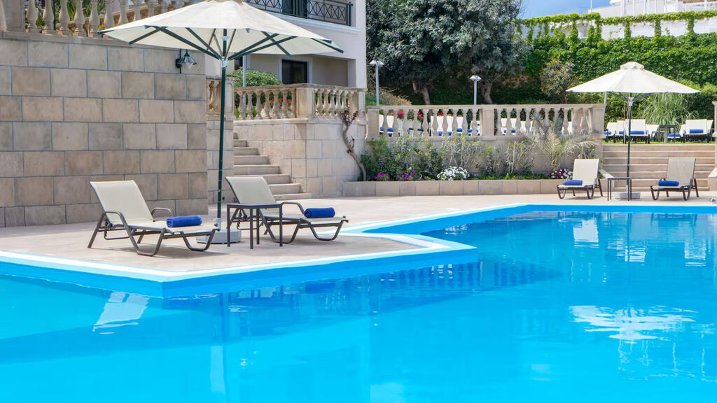 Zeus Essence Ramada Athens