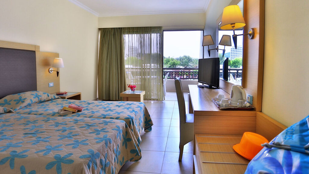 Zeus Hotels Sol By Melia Cosmopolitan