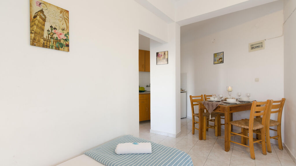 Aglaia Studio & Apartment