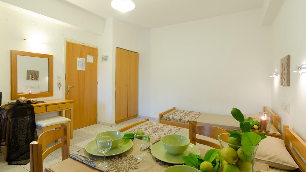 Aglaia Studio & Apartment