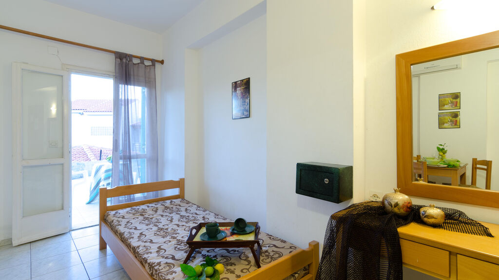 Aglaia Studio & Apartment