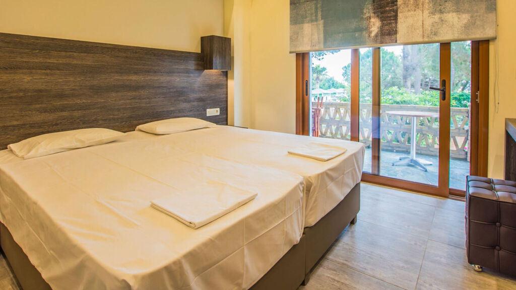 Aparthotel Koukis Beach