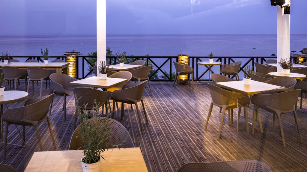 Aparthotel Koukis Beach