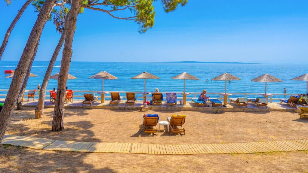 Castello Beach Hotel