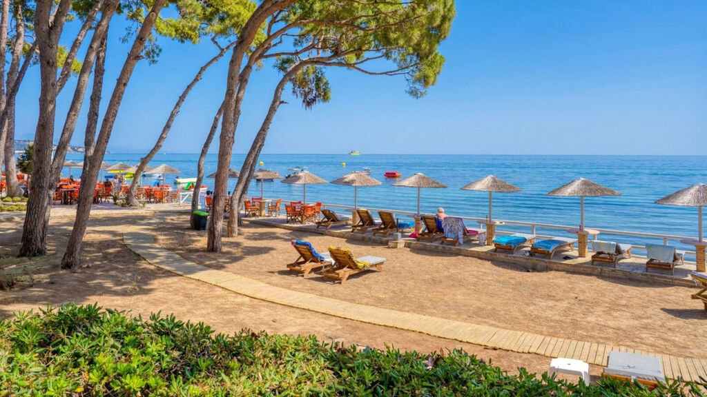 Castello Beach Hotel