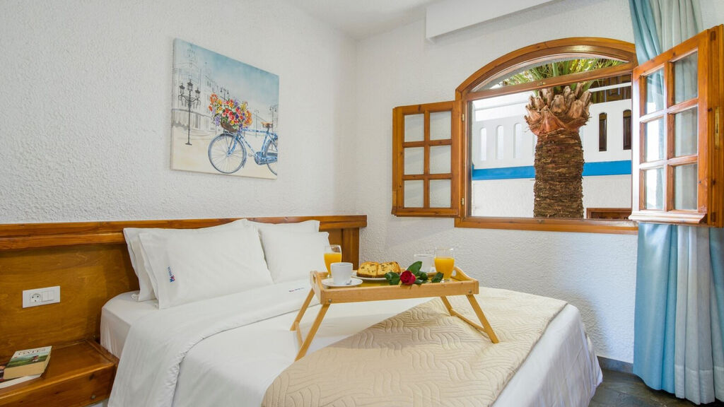 Folia Studios Apartemtns