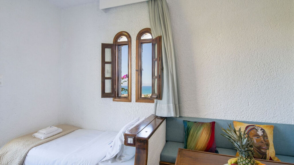 Folia Studios Apartemtns