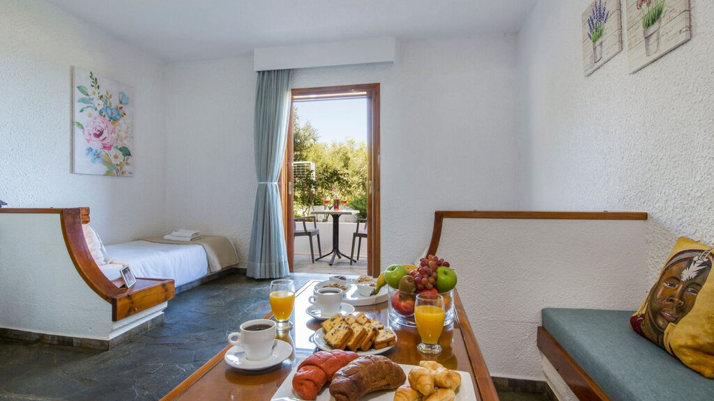 Folia Studios Apartemtns