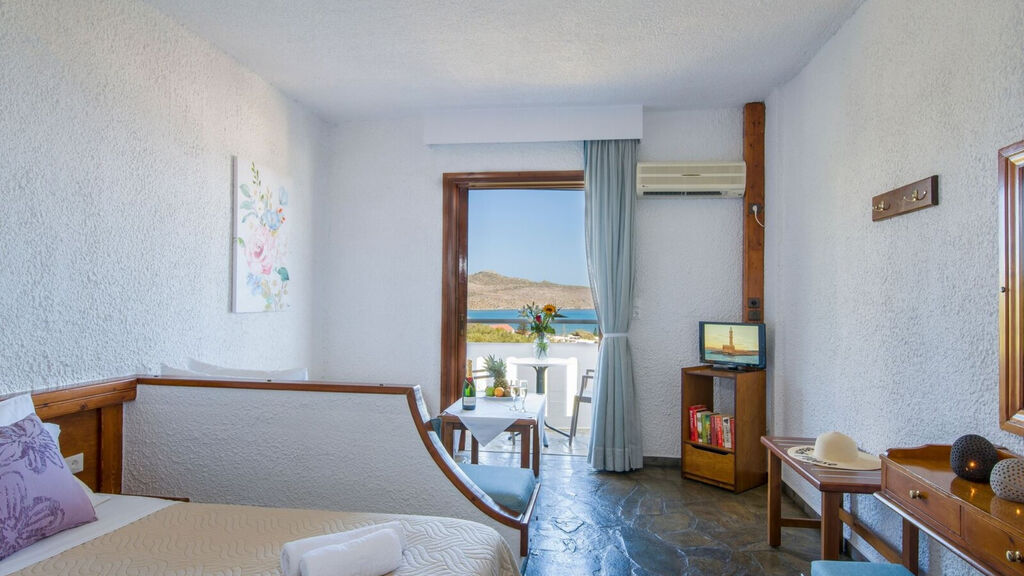 Folia Studios Apartemtns