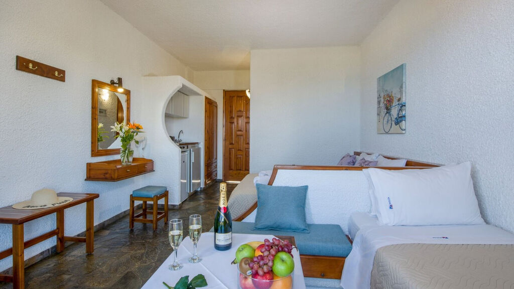 Folia Studios Apartemtns