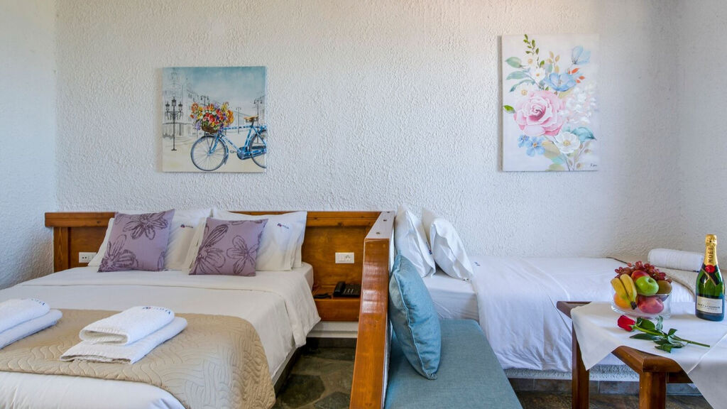 Folia Studios Apartemtns