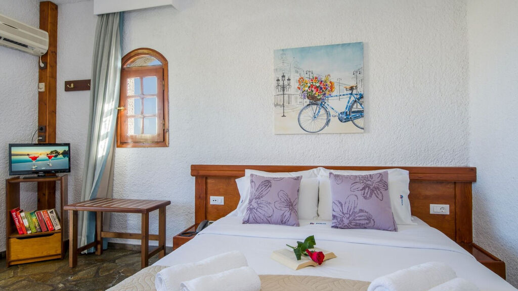 Folia Studios Apartemtns