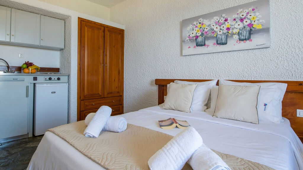 Folia Studios Apartemtns