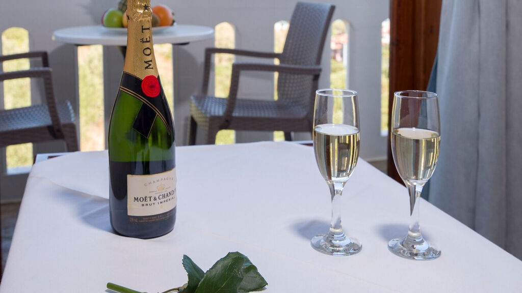 Folia Studios Apartemtns