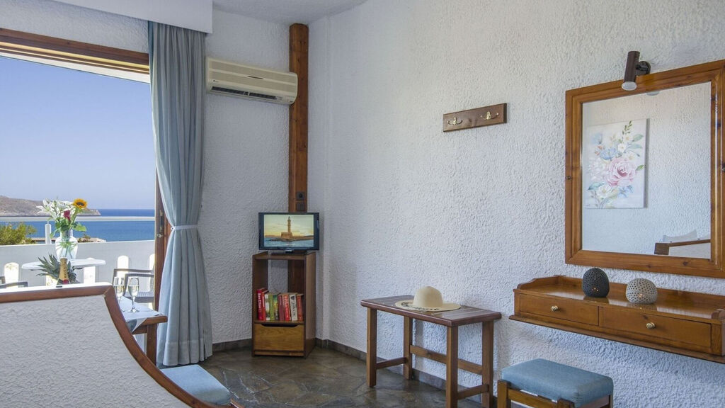 Folia Studios Apartemtns