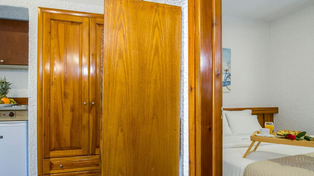 Folia Studios Apartemtns