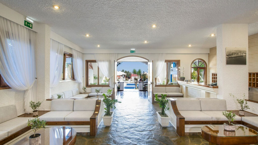 Folia Studios Apartemtns