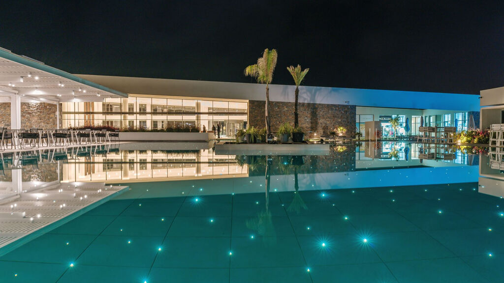 Gennadi Grand Resort