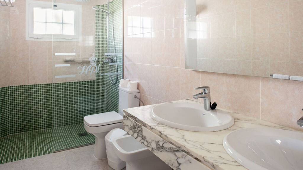 Villas Hyde Park Lane