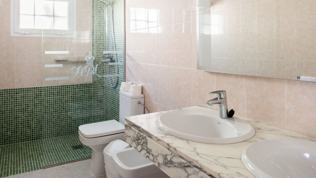 Villas Hyde Park Lane