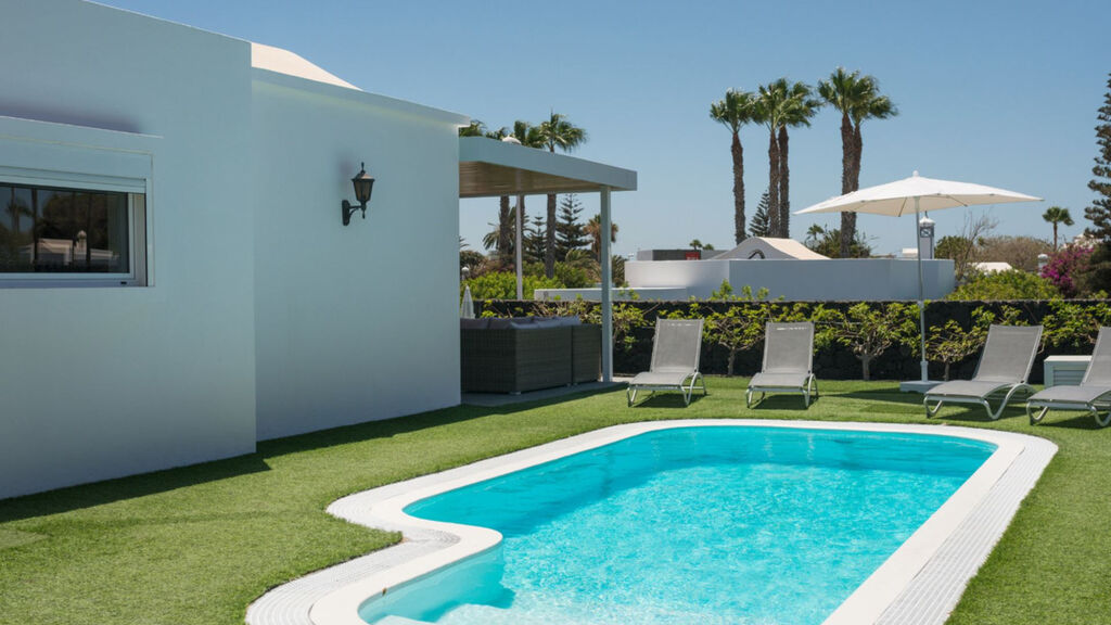 Villas Hyde Park Lane