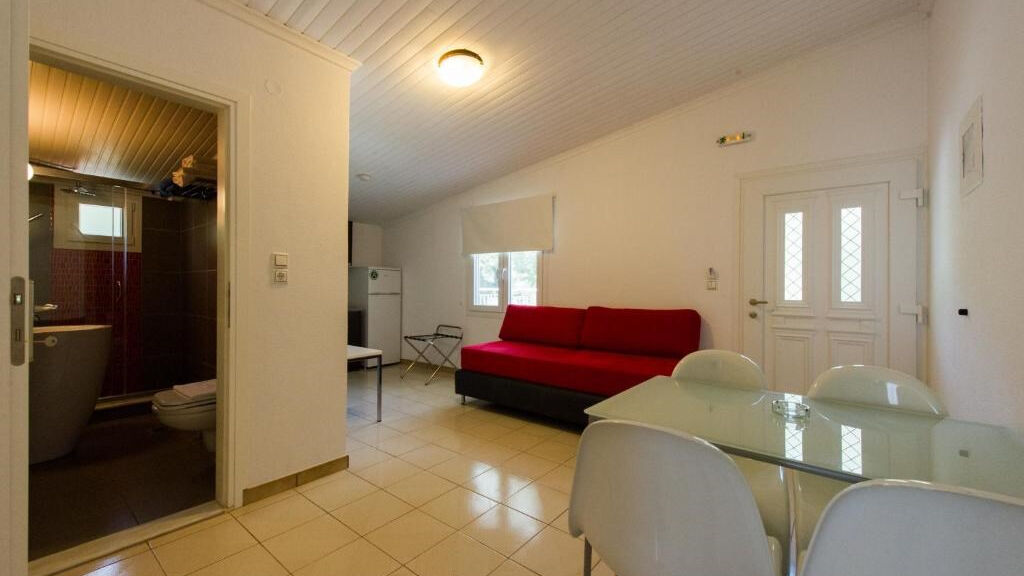 Studia a apartmány Maris (ex Lenaki)