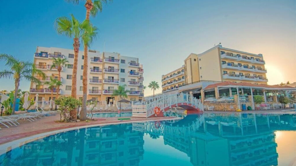 Marlita Beach Hotel Apartments