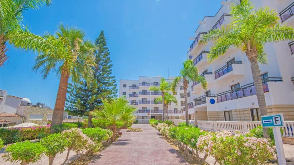 Marlita Beach Hotel Apartments