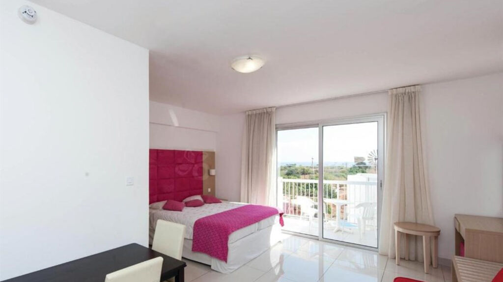 Marlita Beach Hotel Apartments