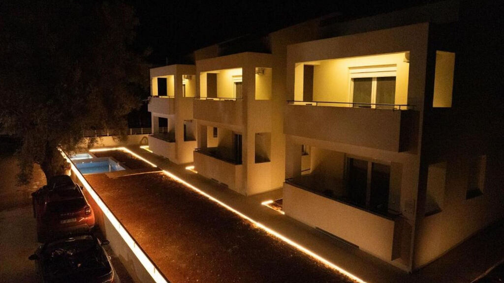 Miralis Apartments