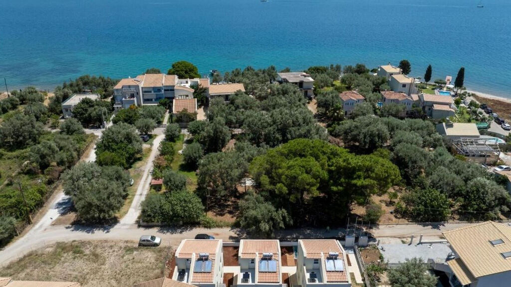Miralis Apartments