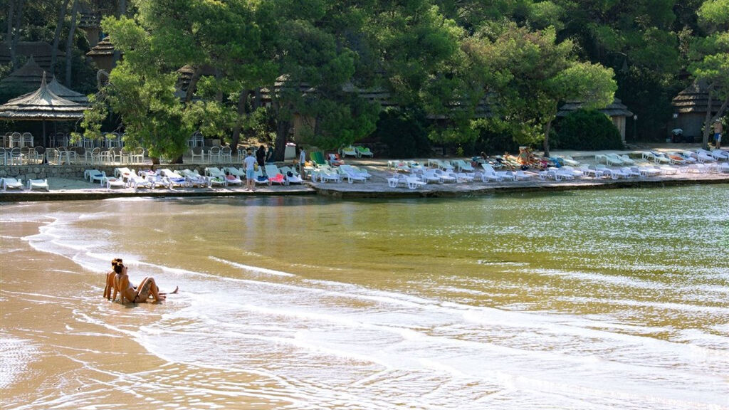 Resort Pine Beach Pakoštane