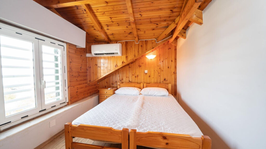 Xi Village Rooms & Apartments