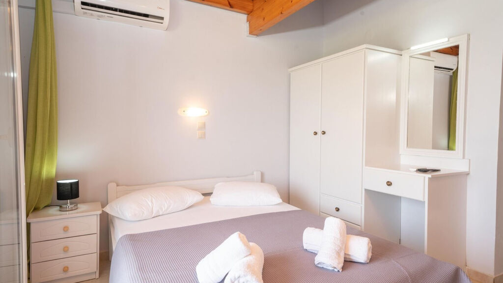 Xi Village Rooms & Apartments