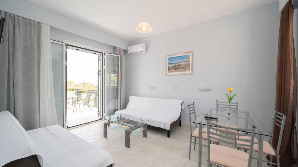 Xi Village Rooms & Apartments