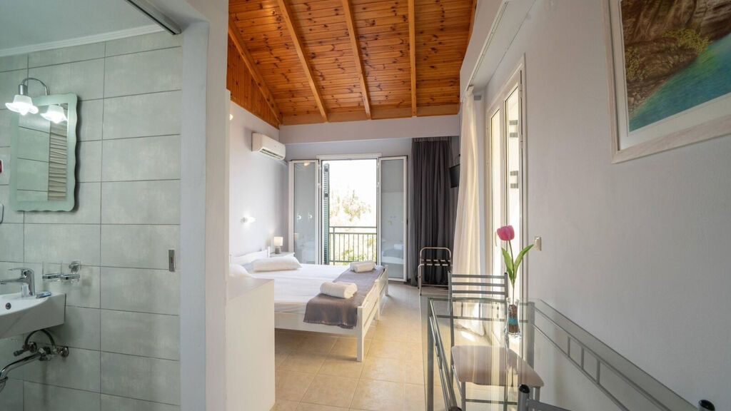 Xi Village Rooms & Apartments