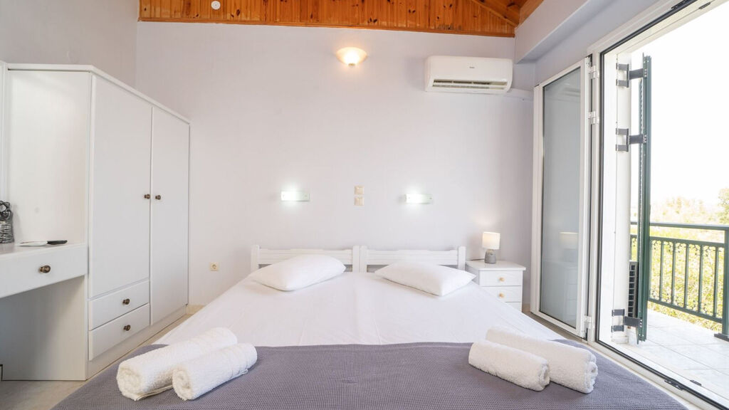 Xi Village Rooms & Apartments